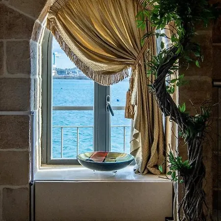 The Boat House * Birżebbuġa